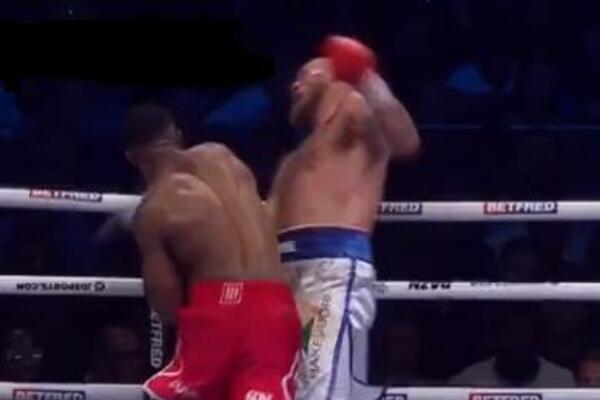 SLOŽIO GA K'O OBLANDU: Nokaut Džošue je čula cela dvorana, ŠAMPION se vratio i izaziva "Bombardera" (VIDEO)