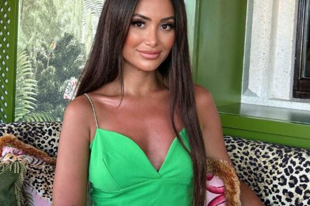 ZANOSNA TURKINJA OBOŽAVA TADIĆA! Prva javila Dušanov dolazak, od njene lepote vam neće biti dobro (FOTO)