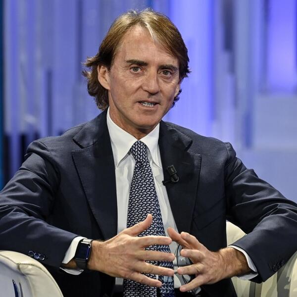 MANĆINI NAPUSTIO ITALIJU ZBOG MILIONA SA BLISKOG ISTOKA! Roberto postaje selektor Saudijske Arabije? (FOTO)