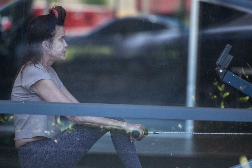 LEPOTICA NEPREPOZNATLJIVA: Ljudi ŠOKIRANI njenim izgledom, važila za NAJLEPŠU ŽENU SVETA, a sada... (FOTO)