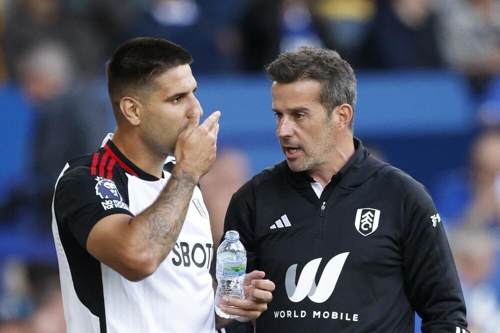 TRENER FULAMA ISPROZIVAO MITROVIĆA: To nije normalno!