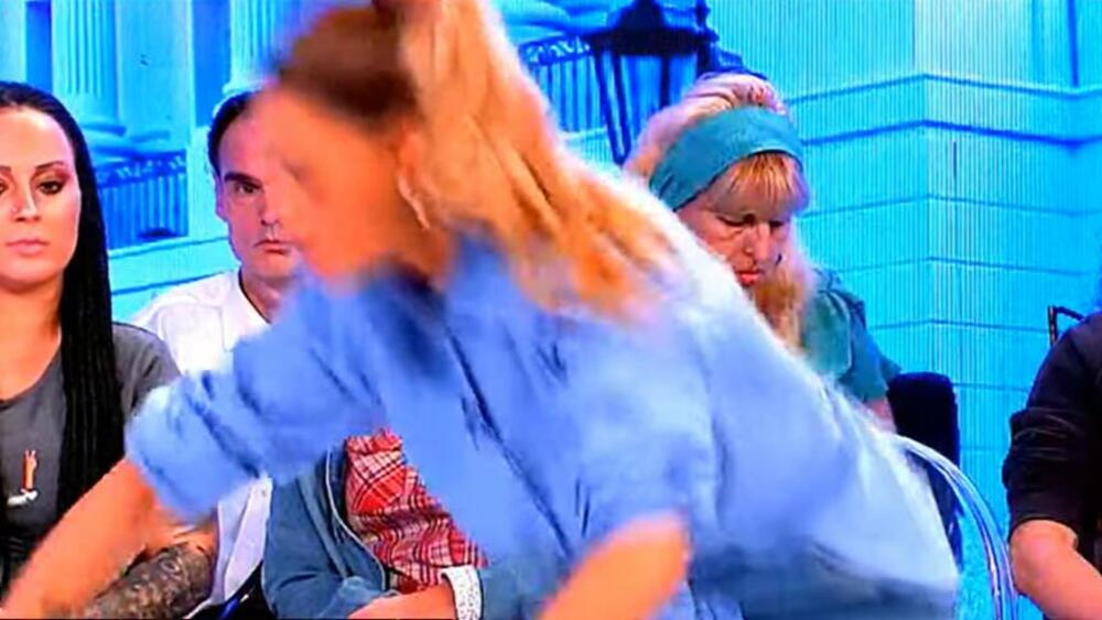 Ana Ćurčić polila voditeljku Anu Radulović