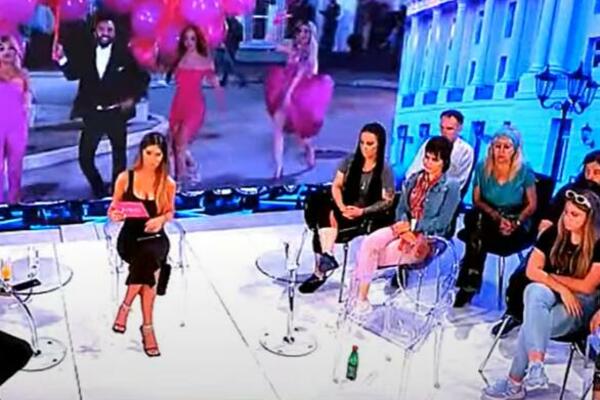 KARAMBOL U STUDIJU PINK TELEVIZIJE! Jelena Golubović NAPALA voditeljku UŽIVO u EMISIJI, TIČE SE OBRAZOVANJA