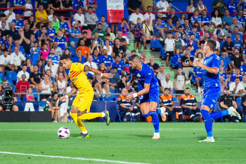 Rafinja (levo) protiv Stefana Mitrovića i Nemanje Maksimovića