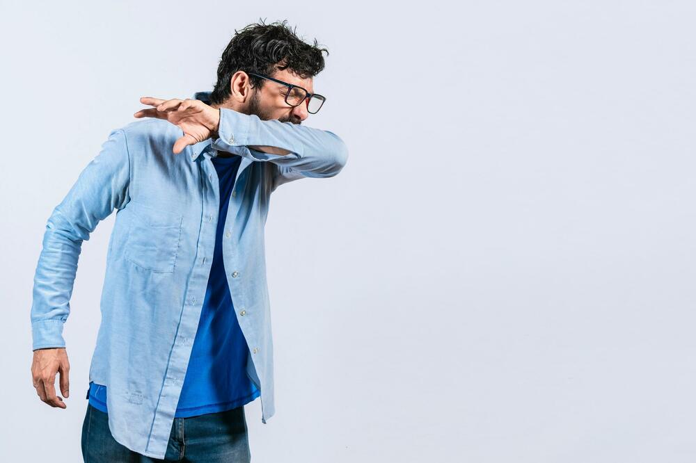 MNOGI ZATVARAJU USTA KADA KIJAJU, A TO NIKAKO NIJE DOBRO: Ova navika povećava RIZIK od 3 užasna PROBLEMA