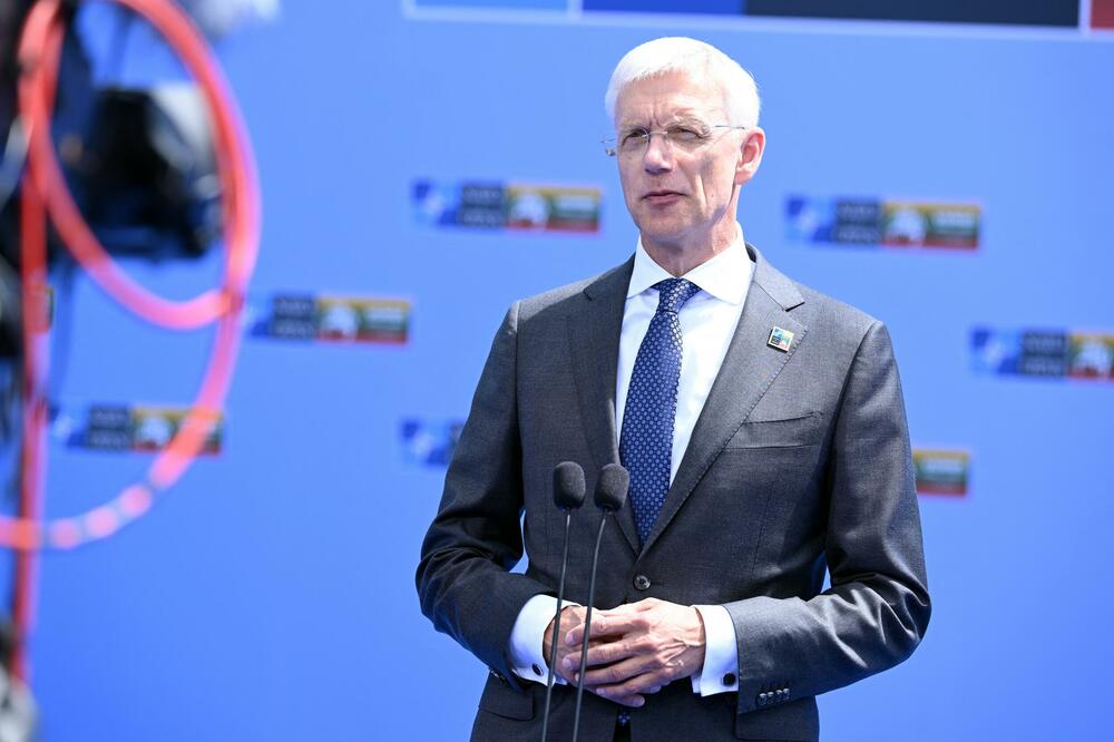 PREMIJER LETONIJE PODNEO OSTAVKU!