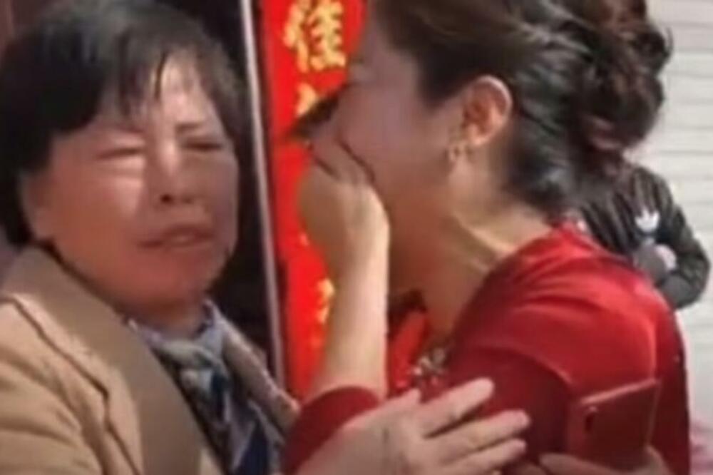 UGLEDALA JE MLADU I ODMAH ZNALA DA NEŠTO NIJE U REDU: Svi su ZANEMELI posle SVEKRVINIH reči, ogroman je ŠOK (VIDEO)