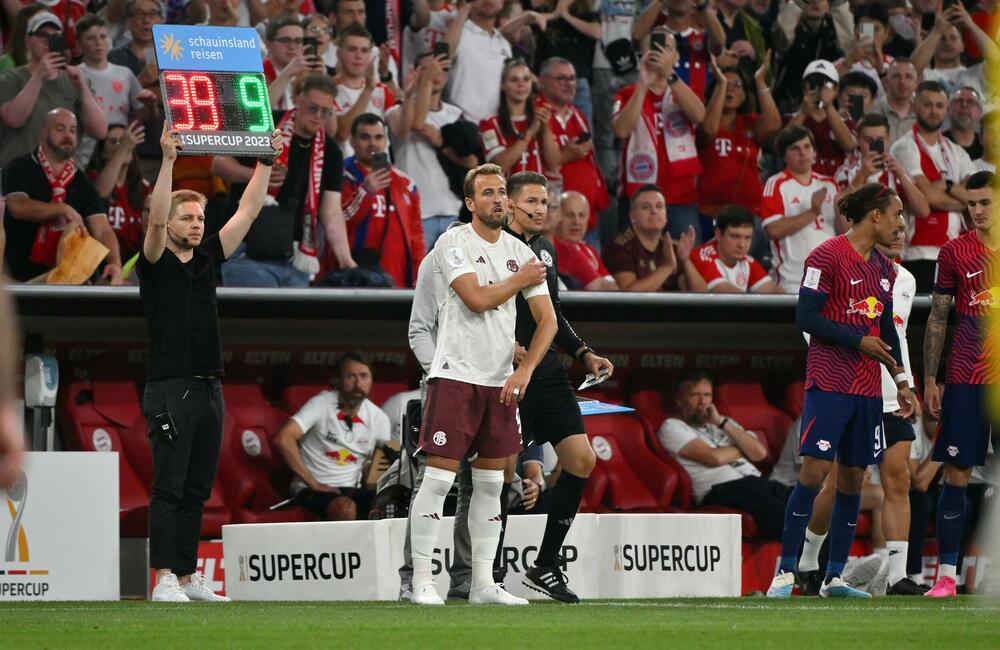 Hari Kejn u dresu Bajerna