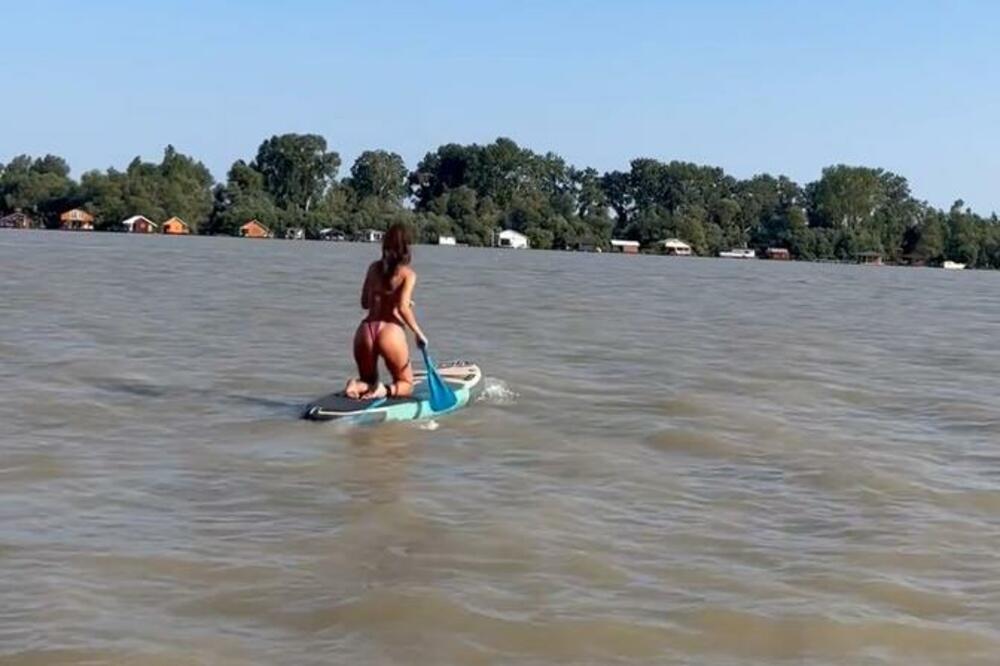 NAJPROVOKATIVNIJE IZDANJE POZNATE GLUMICA DO SAD: Razgolitila se i pokazla ZANOSNE OBLINE, kako je DOBRA