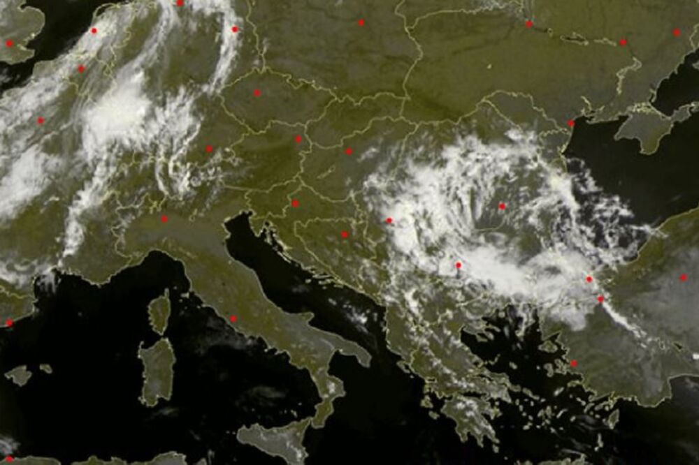 POGLEDAJTE VRTLOG SNAŽNOG CIKLONA NAD SRBIJOM: Evo kom delu zemlje će doneti NAJJAČE PLJUSKOVE (FOTO)