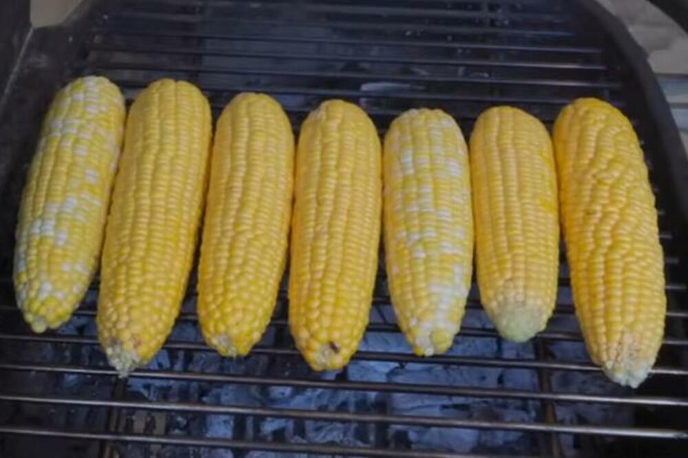 TAČNO OVOLIKO MINUTA SE KUVA KUKURUZ: Uz 1 stvar ZRNA sigurno neće biti TVRDA, obratite pažnju