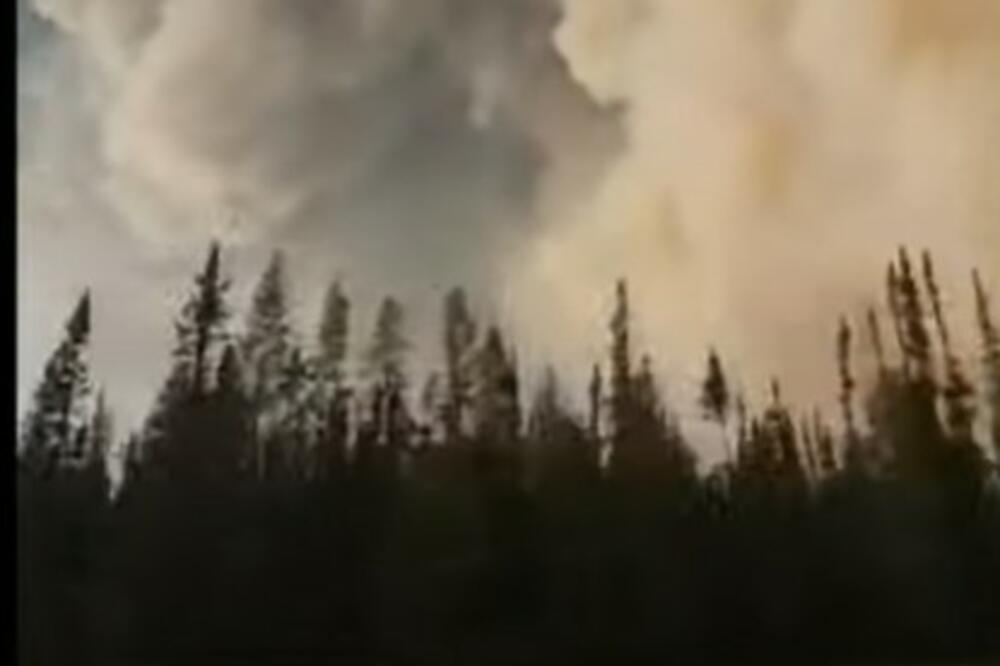 VATRENA STIHIJA GUTA KANADU: Izgorelo 130.000 kvadratnih kilometara, proglašeno VANREDNO STANJE u ovom delu (VIDEO)