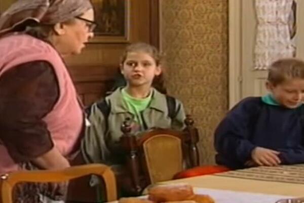 VESNU IZ SREĆNIH LJUDI SVI PAMTIMO, A DANAS BI JE MALO KO POVEZAO SA OVIM LIKOM: Ima KRATKU KOSU i evo čime se bavi