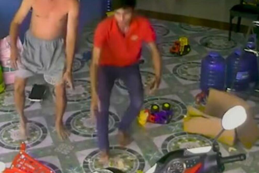 SNIMAK OD KOJEG ĆE VAM SE DIĆI KOSA NA GLAVI: Najobičniji dan im se pretvorio u UŽAS, CRNI gost sam UŠAO (VIDEO)