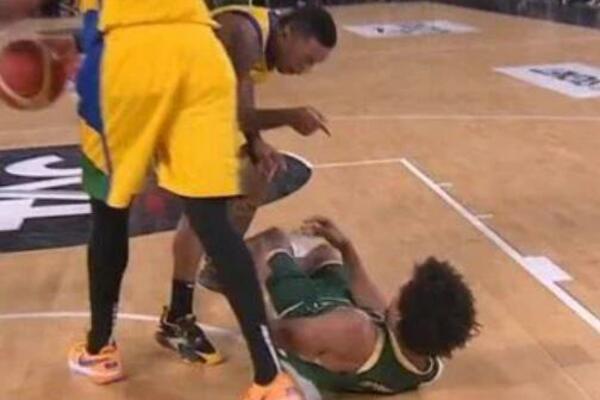 PRŠTAĆE U DERBIJIMA: Zvezdin novi plej je ŽESTOK i voli da se kači sa protivnicima! (VIDEO)