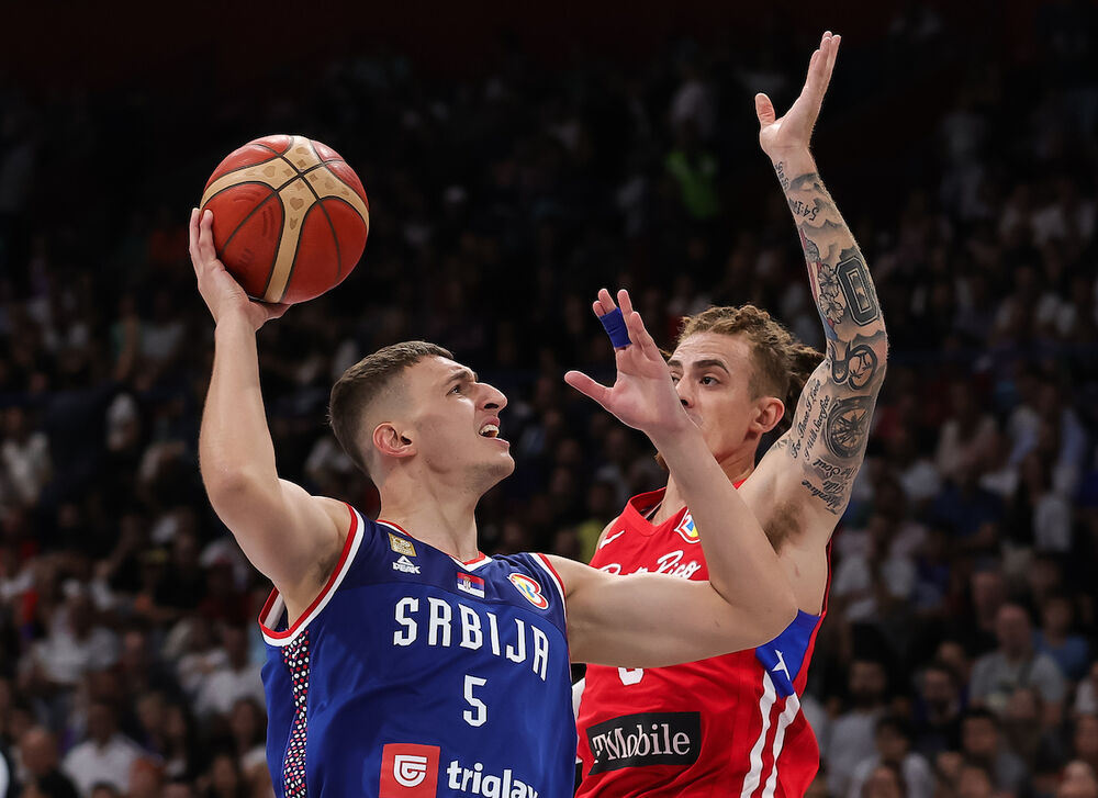 Nikola Jović na utakmici Srbije i Portorika