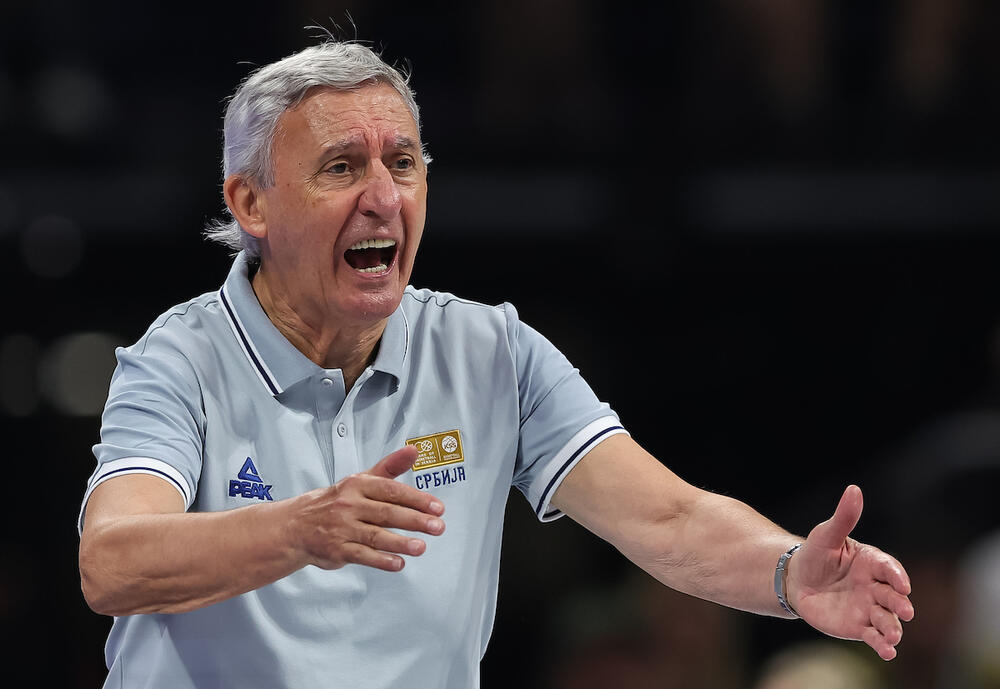 Svetislav Pešić na utakmici Srbije i Portorika