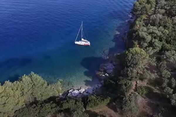 OSTRVO IZ KOMŠILUKA KOJE KRIJE MRAČNU PROŠLOST: Danas je RAJ ZA TURISTE, a nekada je služilo za OVO (VIDEO)