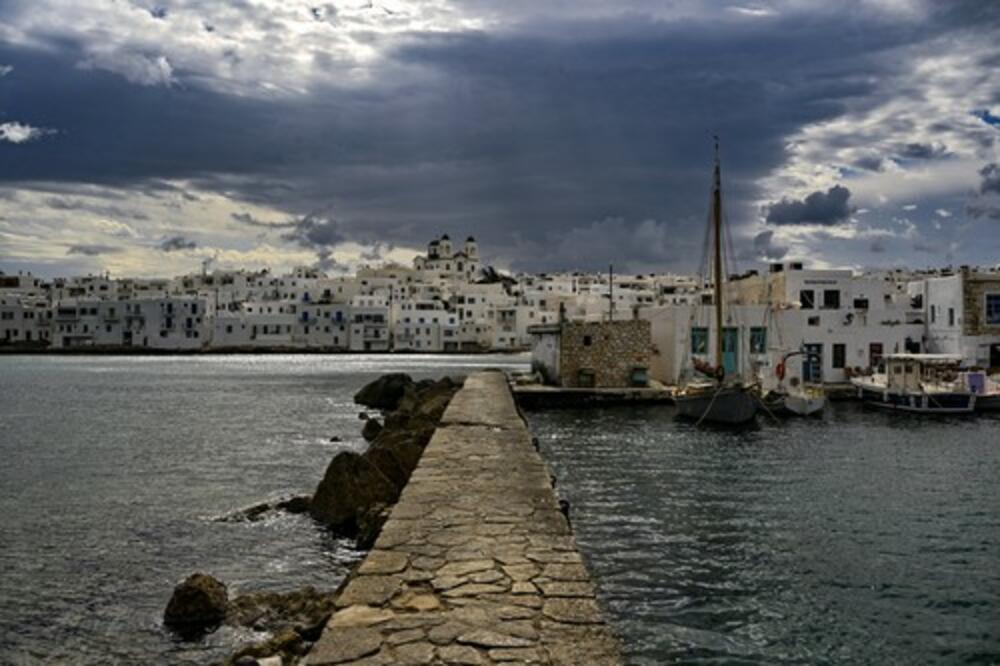 Paros