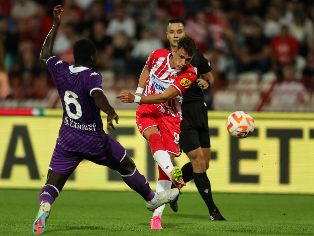 Stefan Mitrović na utakmici Crvene zvezde i Fiorentine