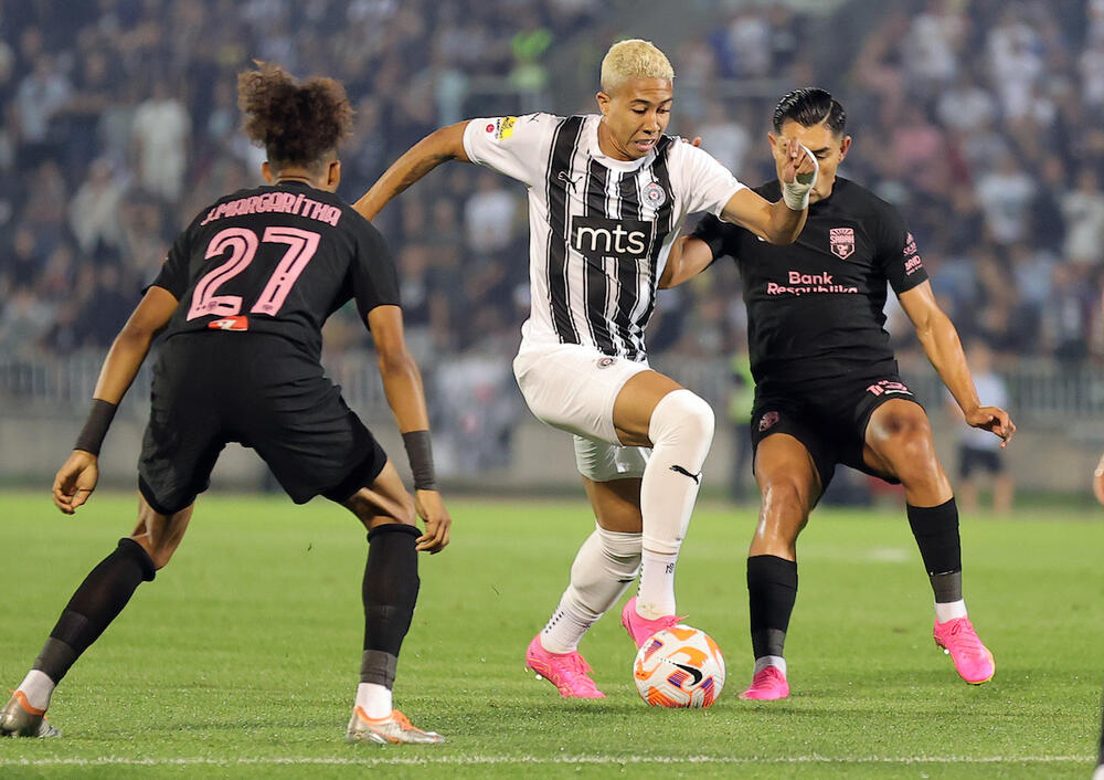 Mateus Saldanja u prodoru na meču protiv Sabaha