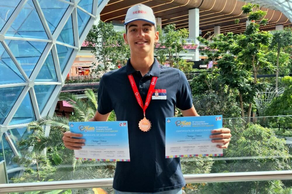 NAJLEPŠA VEST KOJU ĆETE PROČITATI OVOG JUTRA: Mladi Strahinja je TREĆI NAJBOLJI GEOGRAF NA SVETU! (FOTO)