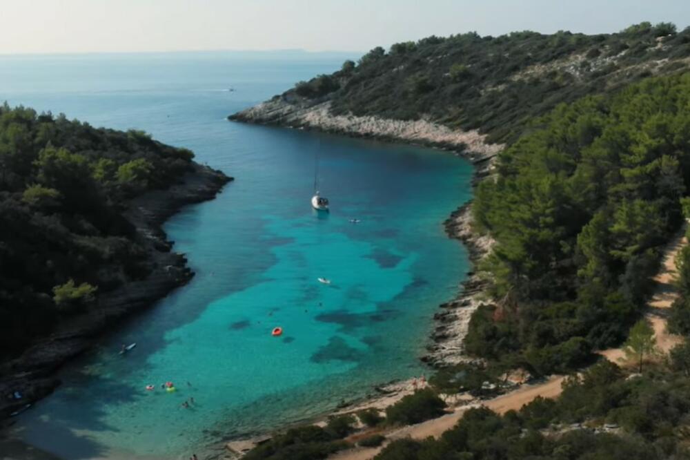 HRVAT POTEZOM RAZBESNEO SVE ŽIVE, LJUDI SE KRSTE KAD VIDE ŠTA TRAŽI: Ceo Balkan je zbog ovoga bio na nogama (FOTO)