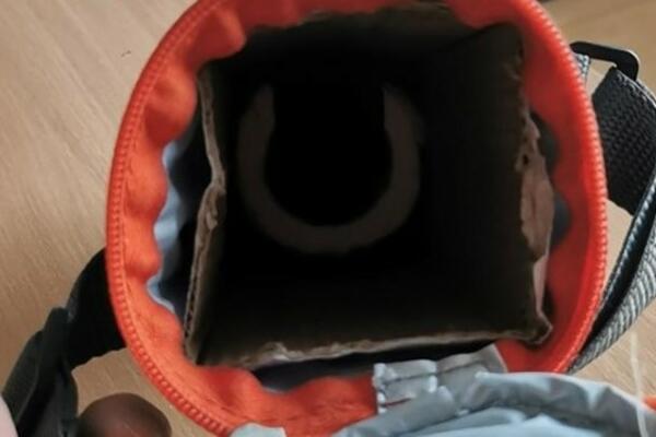 STRANAC SNIMAO DECU U KAMPU, GOSTI GA UHVATILI: Čim su ga PROVALILI dao se u BEG, a evo gde je sakrio KAMERU (FOTO)