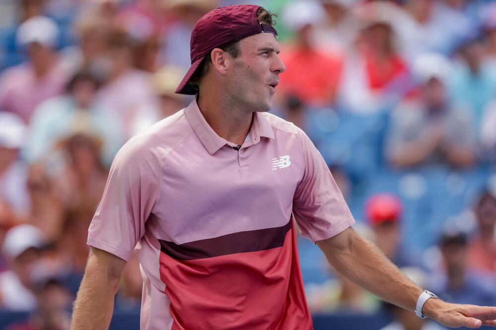 IZVINJENJE NEKADA POMOGNE: Mogao je Pol da prođe kao Novak Đoković na US Openu! (VIDEO)