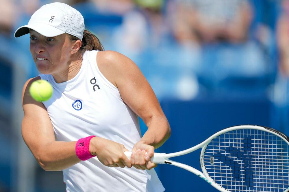 MUKE SAMO U PRVOM SETU: Švjontek posle slabijeg starta duela razbila šampionku Vimbldona! (FOTO)