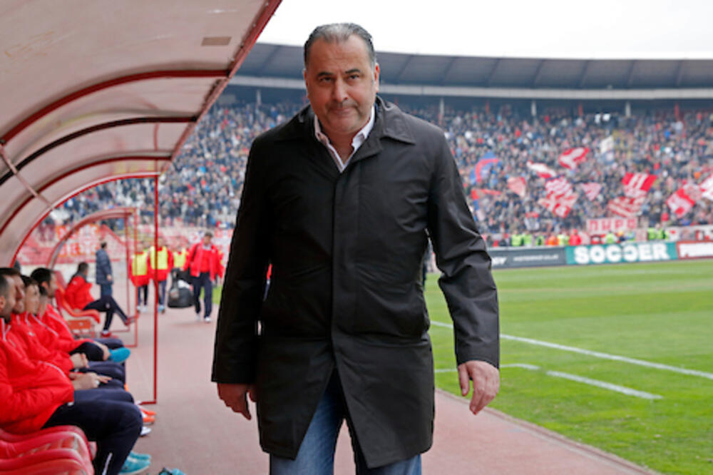 BOŽOVIĆ RAZBESNEO GROBARE: Bivši trener Zvezde RASPALIO po Partizanu!