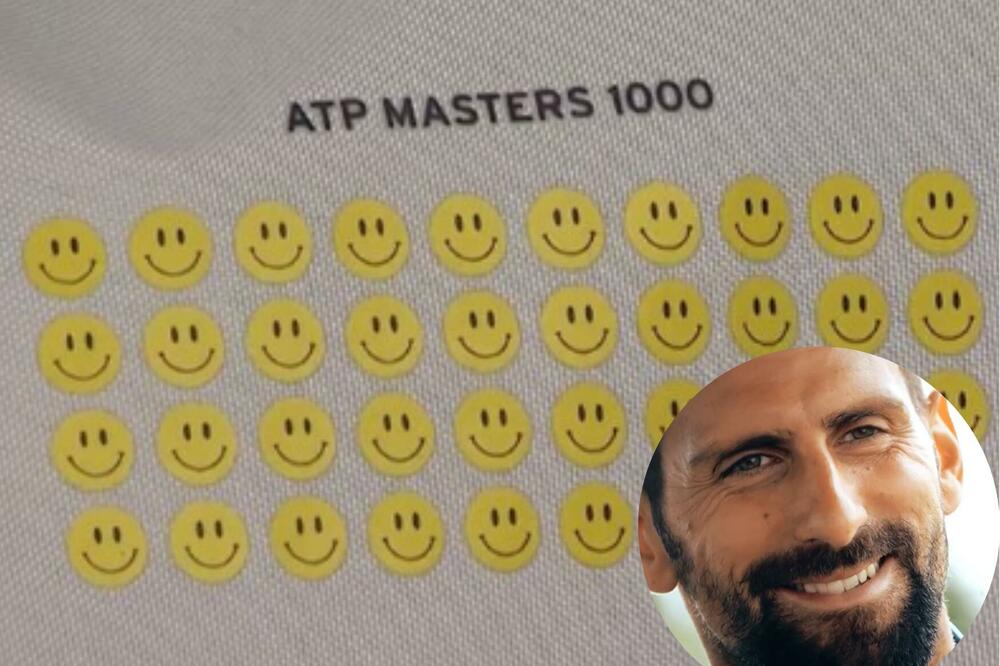 POGLEDAJTE ŠTA KRASI NOVAKOVU TORBU: Kamera snimila KOLEKCIJU SMAJLIJA, još 2 koraka do nove nalepnice! (FOTO)