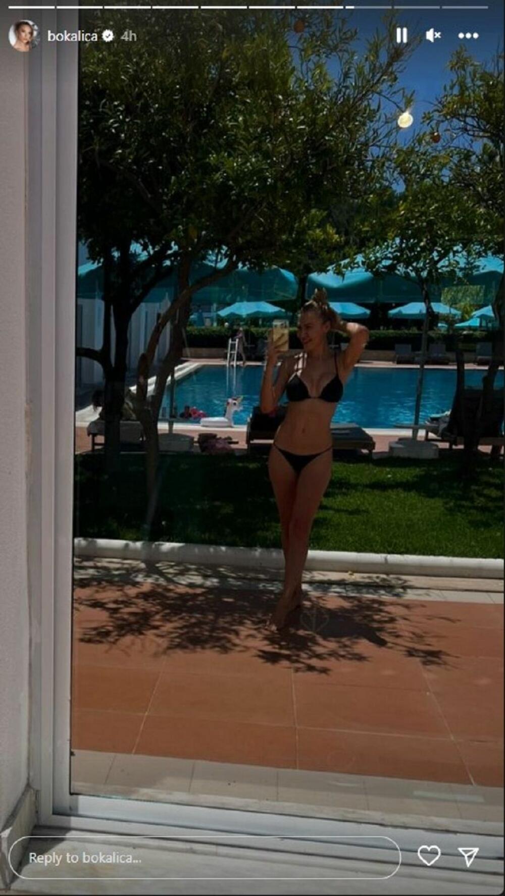 Ono što je mnogima zapalo za oko jeste i njena vitka figura, zategnute duge noge i ravan stomak, dok se svaki mišić na telu ocrtavao.