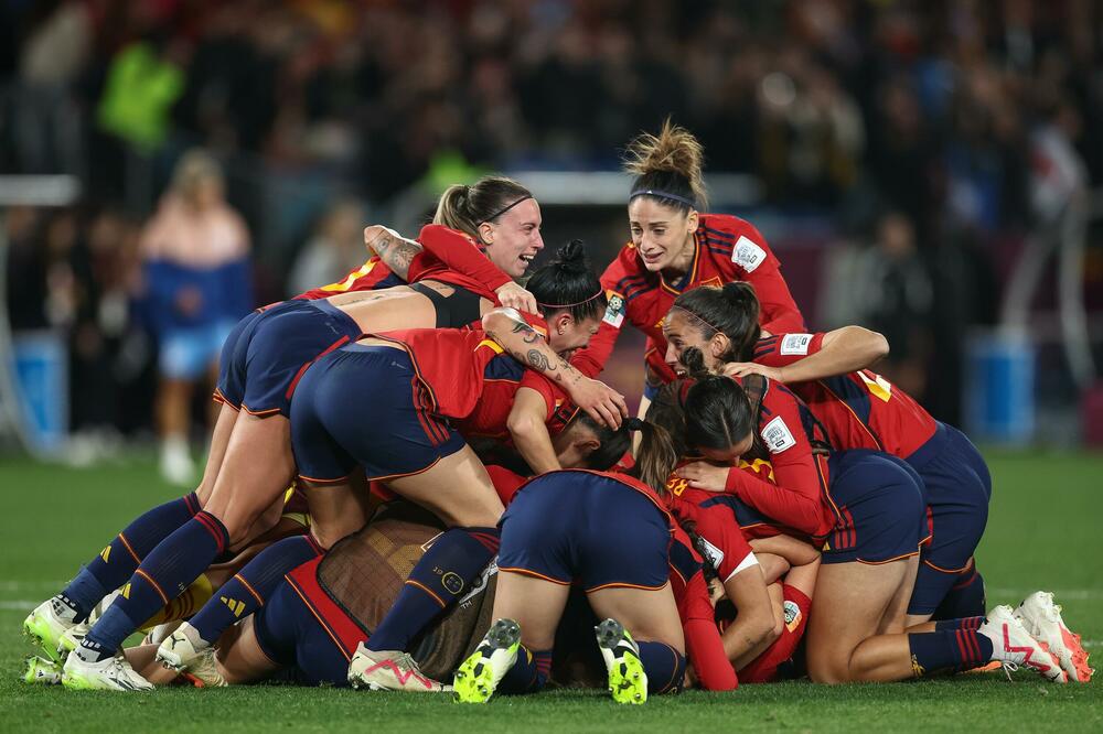 ŠPANIJA NA KROVU SVETA: Jedan gol vredan ISTORIJE, Engleska poklekla u finalu