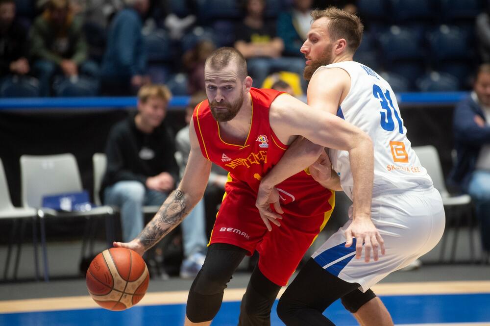 Nemanja Radović (levo)