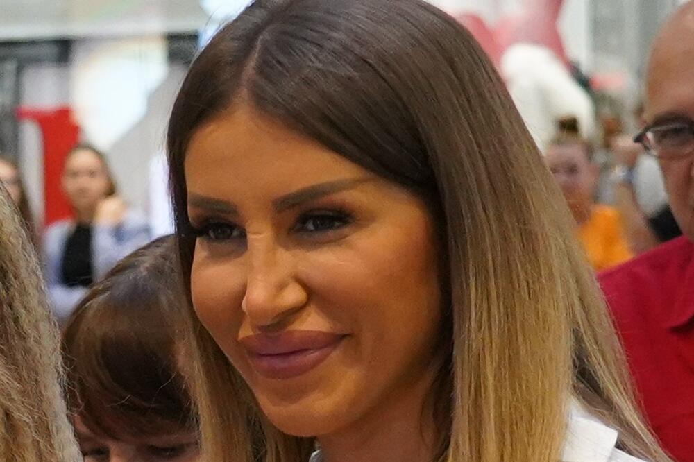 IMA NEKA TAJNA VEZA? Dalila i Zvezdan SVE BLIŽI: Procurio RAZGOVOR, snimak se MUNJEVITO ŠIRI MREŽA,MA