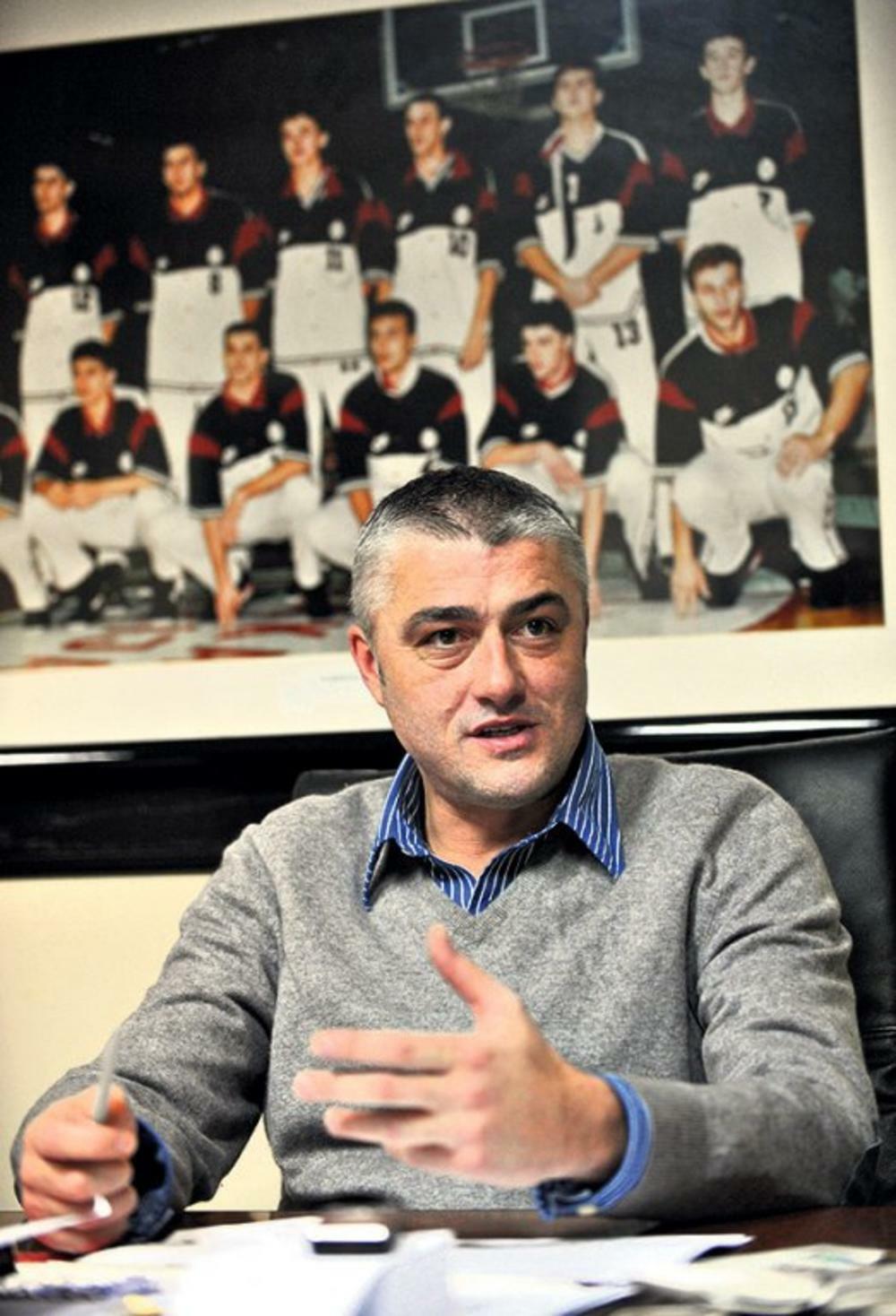 Predrag Saša Danilović i Svetlana Danilović upoznali su se na košarkaškoj utakmici 1987. kada su imali 16 godina, a ljubav se rodila iz prijateljstva.