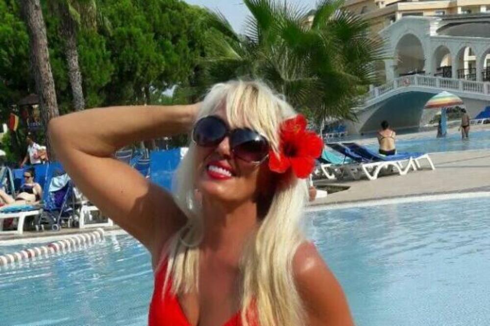 IMA 66 GODINA, A I DALJE JE ŽELE! KAD VAM BRANKA DOĐE U SAN, BUDITE SE MOKRI KAO KIŠA: Pevačica VRELIJA od Dubaija