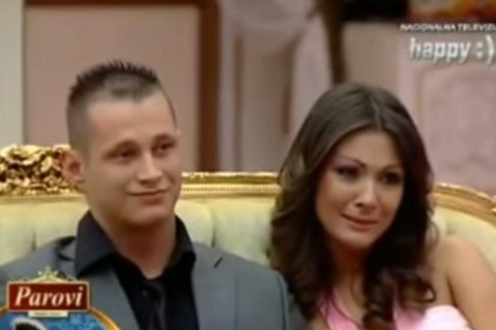 POBEDIO JE U PRVOJ SEZONI RIJALITI PAROVI, A ONDA SAMO NESTAO: Evo kako danas IZGLEDA i kakvu je LEPOTICU OŽENIO