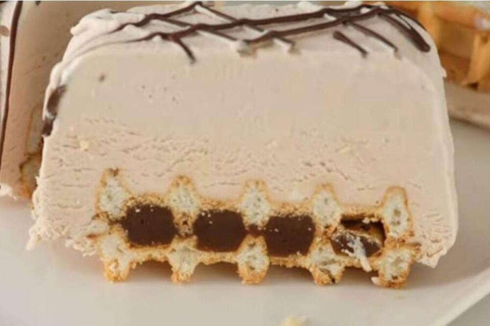 SUNCE PRŽI KAO DA JE AVGUST, VREME JE ZA OSVEŽENJE: Prevrnuta sladoled-torta je savršeno rešenje iz brojnih razloga