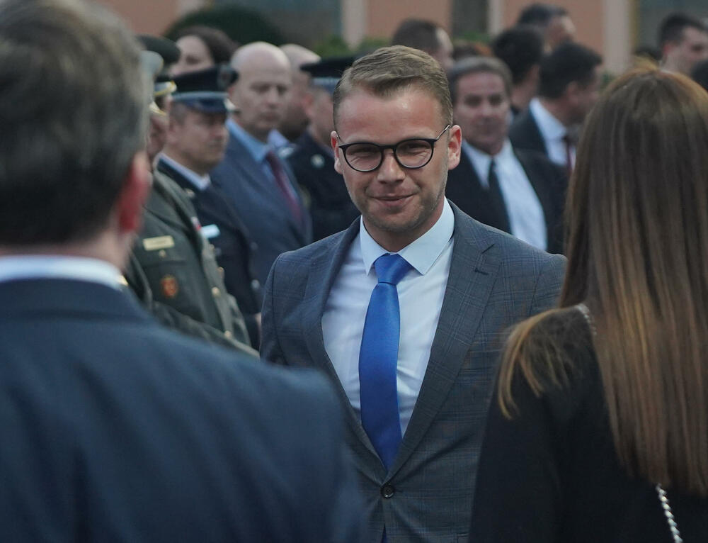 Muzika ne vaspitava našu decu, nego mi sami.