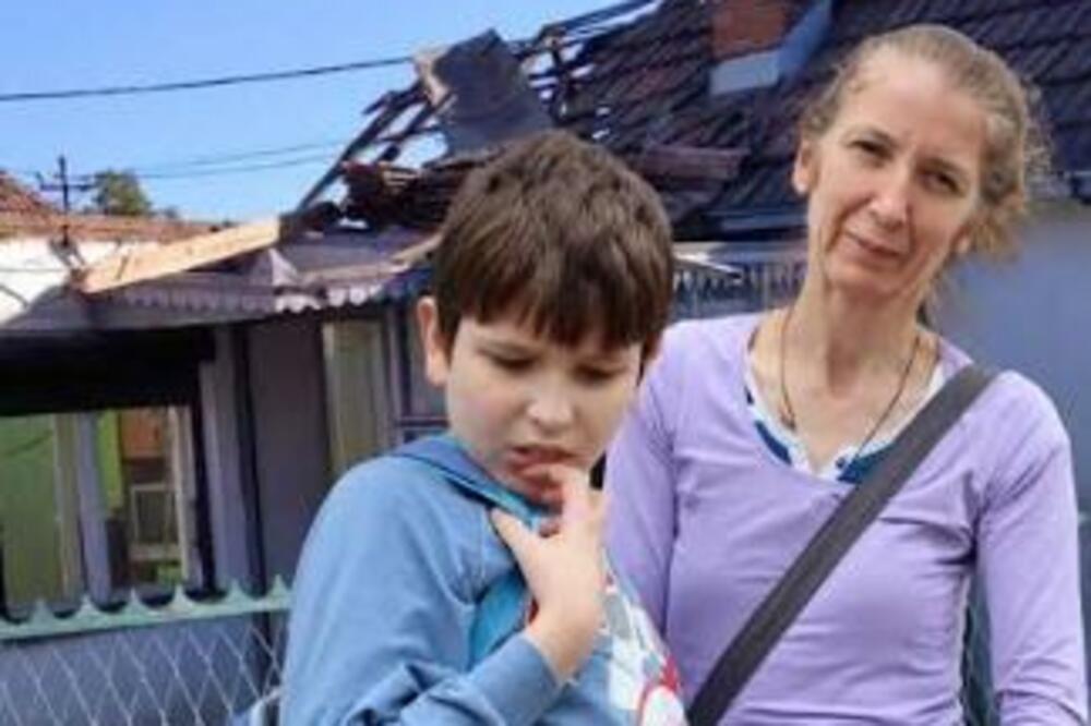 ŽIVELI NA RUBU SIROMAŠTVA I PRE NEGO ŠTO IM JE OLUJA UNIŠTILA DOM: Đokovićima je hitno potrebna pomoć! (FOTO)