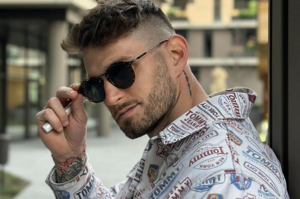 OVO JE HRVAT KOJI JE ZALUDEO SVE ŽENE NA PRIMORJU: Stefan mami UZDAHE nežnijeg pola, a izgleda kao APOLON (FOTO)