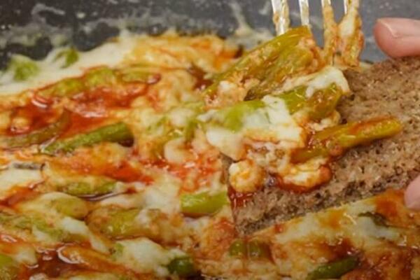 OMILJENE SRPSKE PAPRIKE U BEŠAMEL SOSU IDEALNE ZA DORUČAK: Gotovo za TREN OKA, a još kad UMOČITE HLEB (VIDEO)