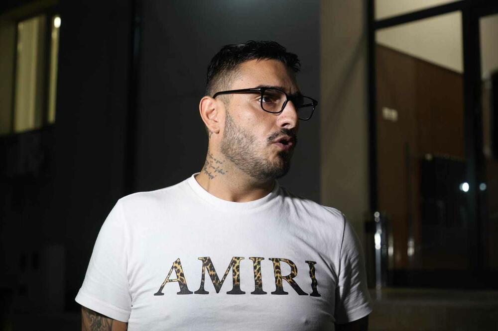 PORODICA DARKA LAZIĆA VAN SEBE NAKON SAOBRAĆAJNE NESREĆE: Majka i baka mu OČITALE BUKVICU, pa strogo ZABRANILE OVO