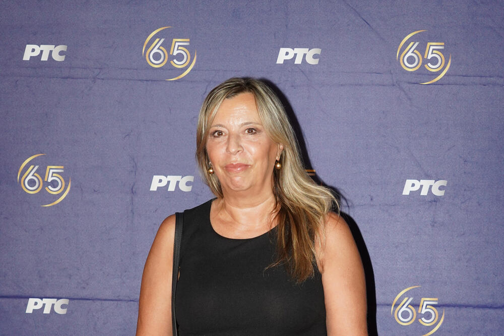 SINOĆ JE CEO BEOGRAD BRUJAO O ĆERKI TANJE PETERNEK: Pojavila se i sve ostavila ZABEZEKNUTE, ŠTA JOJ JE OVO DOLE?