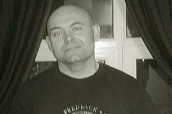 DEBU IZREŠETALI PROFESIONALCI, POGOĐEN SA SVIH 12 METAKA IZ KOLA U POKRETU: Ležao zbog droge, a ONI su ga obožavali