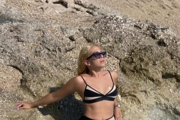 ŽENO, KAKO SI OVO USPELA? Telo dovela do SAVRŠENSTVA, a otkrila i kako! Alal joj vera