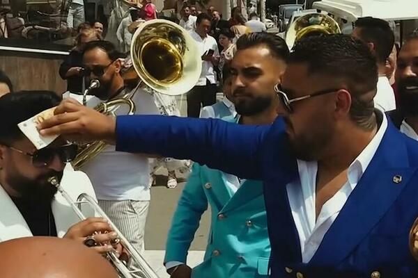 GASTARBAJTER IZ KRUŠEVCA NAPRAVIO VESELJE KAKVO SRBIJA NE PAMTI: Raskoš na sve strane, a evo odakle mu PARE