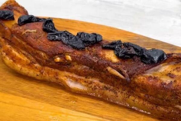 OD NAJJEFTINIJEG SVINJSKOG MESA NAPRAVITE SPECIJALITET KOJI ĆETE OBOŽAVATI: Jedno voće daje POSEBAN ŠMEK